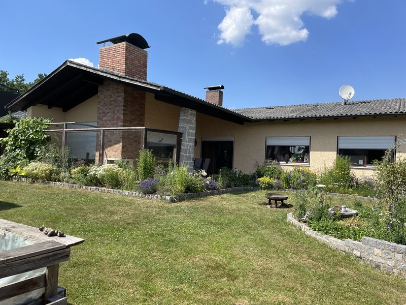 Großzügiger Bungalow mit traumhaftem Garten in familienfreundlicher Wohnlage!